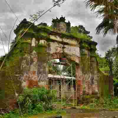 Casa Real Arch Bucay, Abra