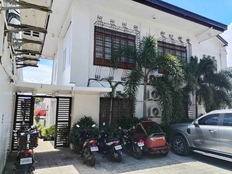 Entrance to Don Virgilio Valera Mansion. Where to stay in Abra